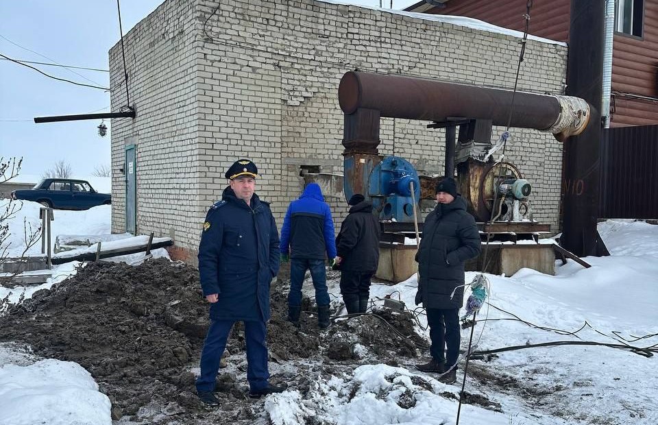 Тысячи жителей саратовского райцентра остались без отопления и воды в 30-градусный мороз Тысячи жителей саратовского райцентра остались без отопления и воды в 30-градусный мороз